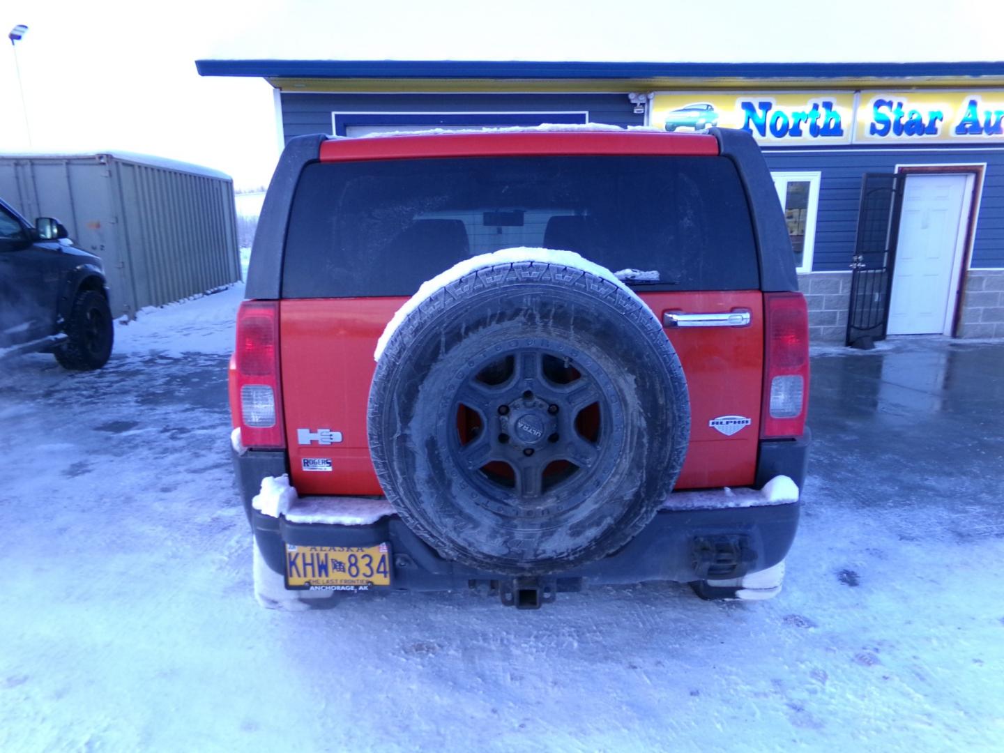 2008 Hummer H3 Base (5GTEN13L488) with an 5.3L V8 OHV 16V engine, located at 2630 Philips Field Rd., Fairbanks, AK, 99709, (907) 458-0593, 64.848068, -147.780609 - Photo#3